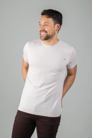Camiseta Cuello Redondo con Bolsillo